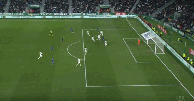 黄潜状态似乎更好。但是巴列卡诺并非弱旅。黄潜水难言必胜。这场比赛平局可能性不小，或者主队小胜。总体来说更看好一场闷平。